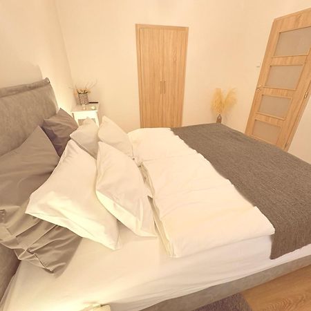 Trio Apartments Ostrava Ngoại thất bức ảnh