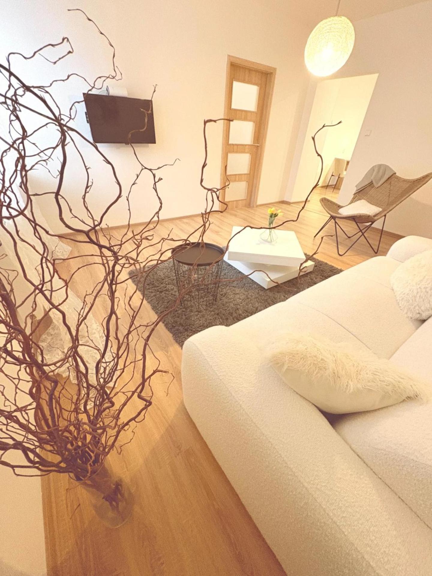 Trio Apartments Ostrava Ngoại thất bức ảnh